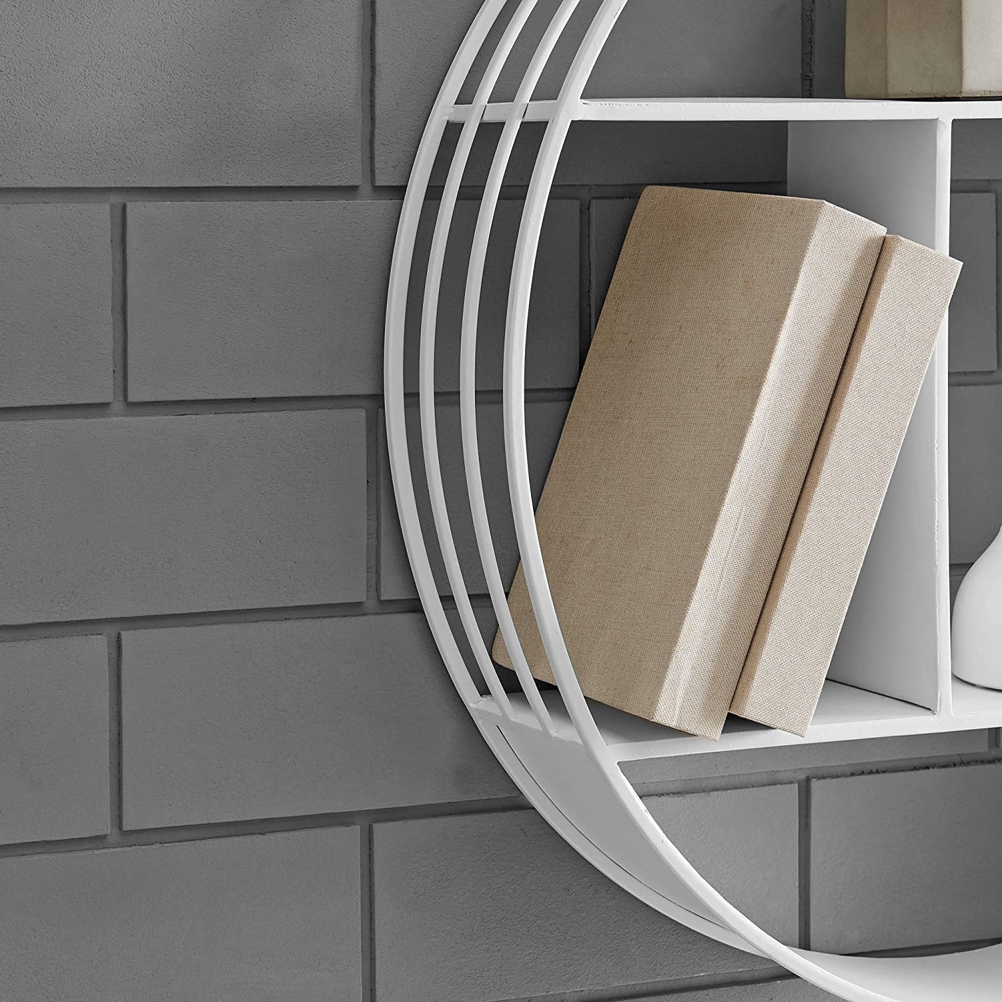 White Brody 3-Tier Round Wall Floating Shelf
